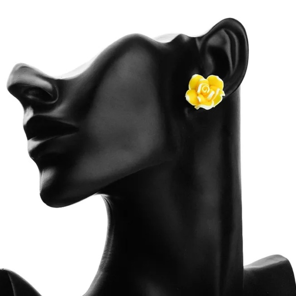 Matte Charcoal & White Big Flower Studs Earrings - Picture 3 of 5